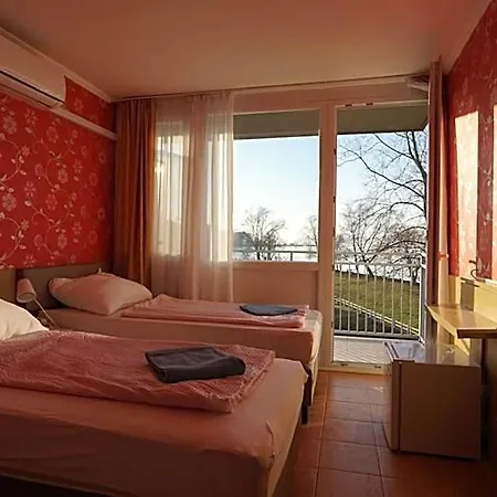 Plazs Hotel 2*